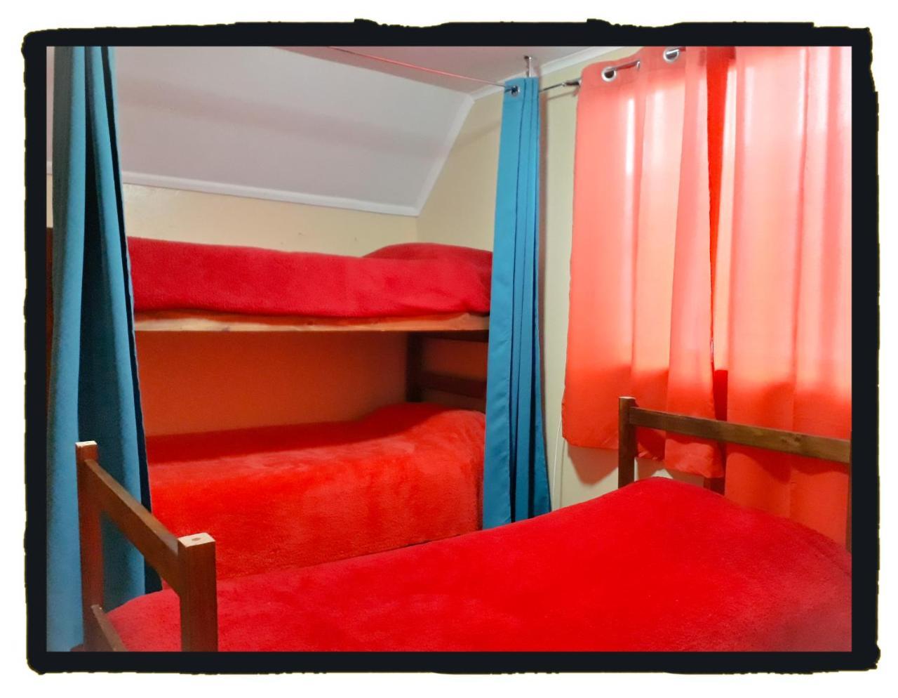 פנגיפולי La Llar Hostel מראה חיצוני תמונה